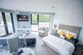 Excellent studio balcony apartment in Sheffield